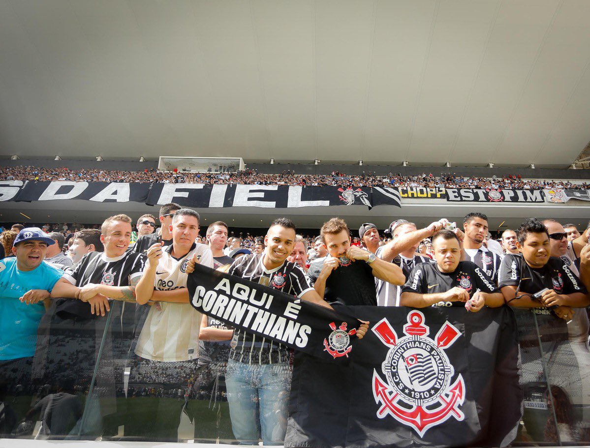 goleada_info's tweet photo. Datafolha divulga nova pesquisa das maiores torcidas do Brasil:

Flamengo 21%
Corinthians 15%
São Paulo e Palmeiras 7%
Cruzeiro, Vasco e Grêmio 5%
Santos 3%
Atlético-MG, Inter, Bahia e Botafogo 2%
Fluminense, Sport, Vitória e Fortaleza 1%

🗞 Folha
📸 Marcelo Cortes | Rodrigo Coca | Rubens Chiri | Cesar Greco