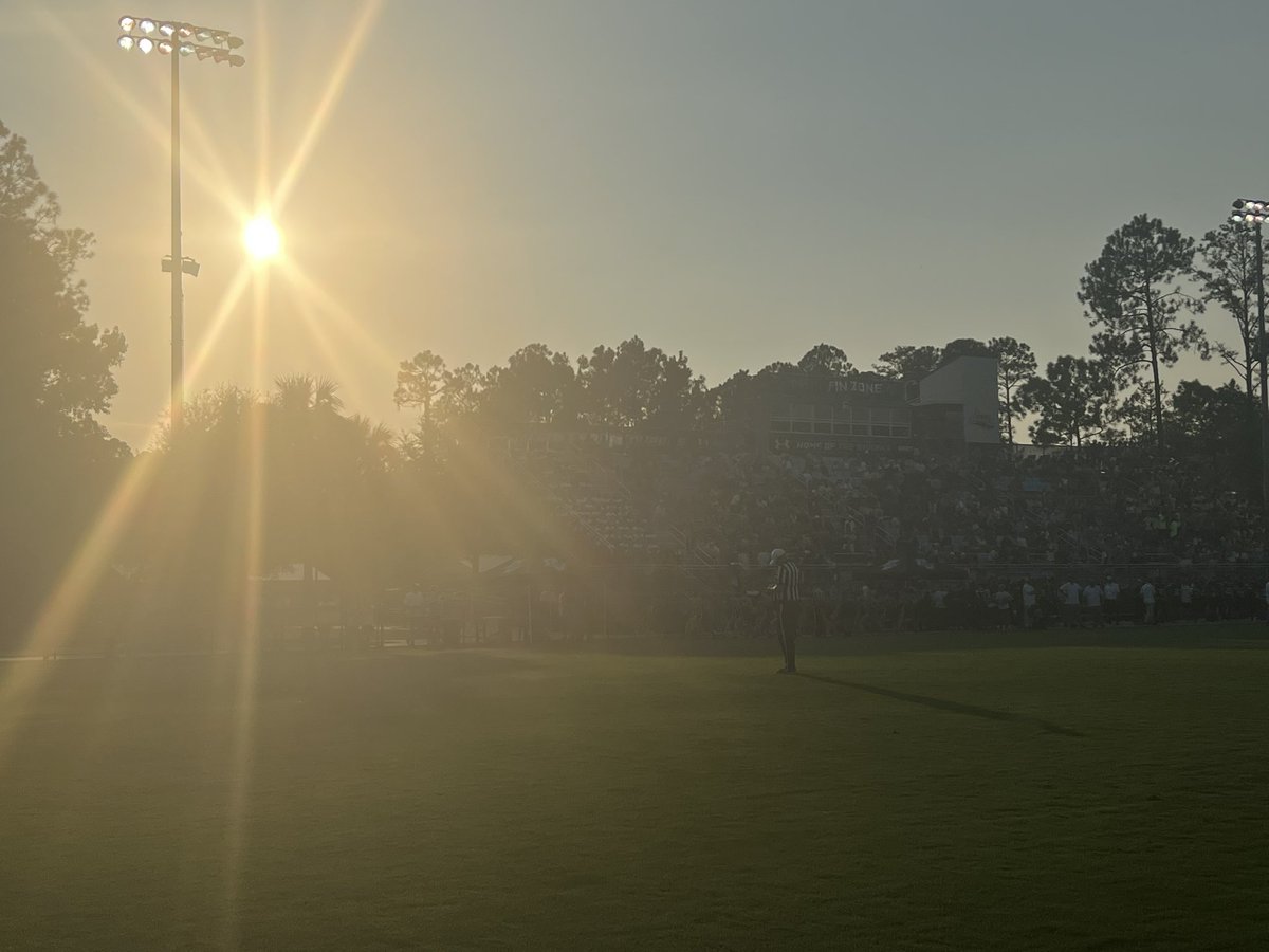 BrentASJax's tweet photo. Here we go! @PVSharksFB vs @BTHS_Football - Bears strike quick 7-0. @ActionSportsJax #BlitzIsOn #ASJax https://t.co/oEJwvS8MFS