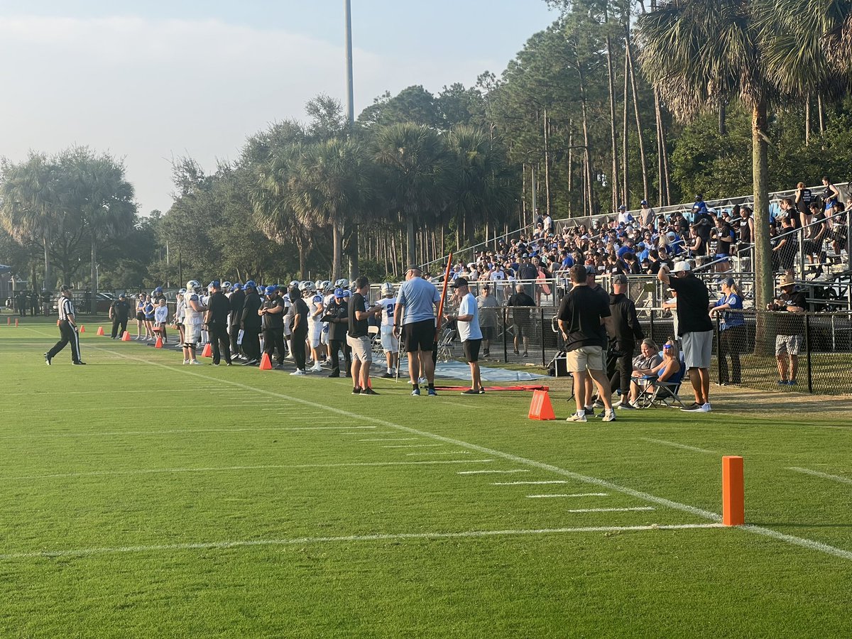 BrentASJax's tweet photo. Here we go! @PVSharksFB vs @BTHS_Football - Bears strike quick 7-0. @ActionSportsJax #BlitzIsOn #ASJax https://t.co/oEJwvS8MFS