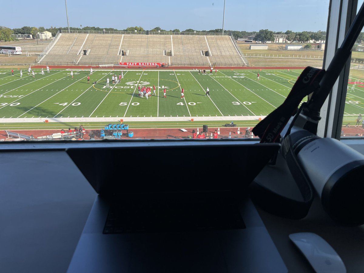 duydotdecimal's tweet photo. It’s that time of the year again 🏈 

Victoria East kicking off against San Antonio Taft 7 p.m. at Memorial Stadium. https://t.co/ozj1O5iCHU