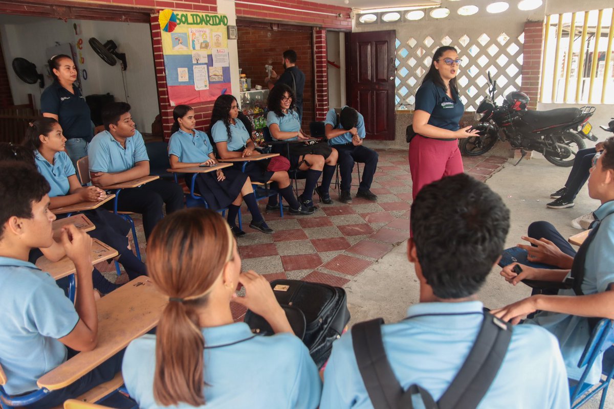 ¡Empoderando a nuestra juventud con herramientas para una vida saludable! 🌟💪 Compartimos los valiosos momentos de los talleres del proyecto Juventud con Sentido, donde abordamos la prevención de la violencia, manejo del estrés, ansiedad, depresión y consumo de drogas.