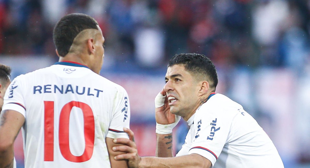 Se acuerdan cuando acá algunos hinchas se enojaron con Luis Suárez por haber puteado a Fagundez en pleno partido?

Al final el Lucho sabía lo que hacía, se veía venir la floja mentalidad de Franco.