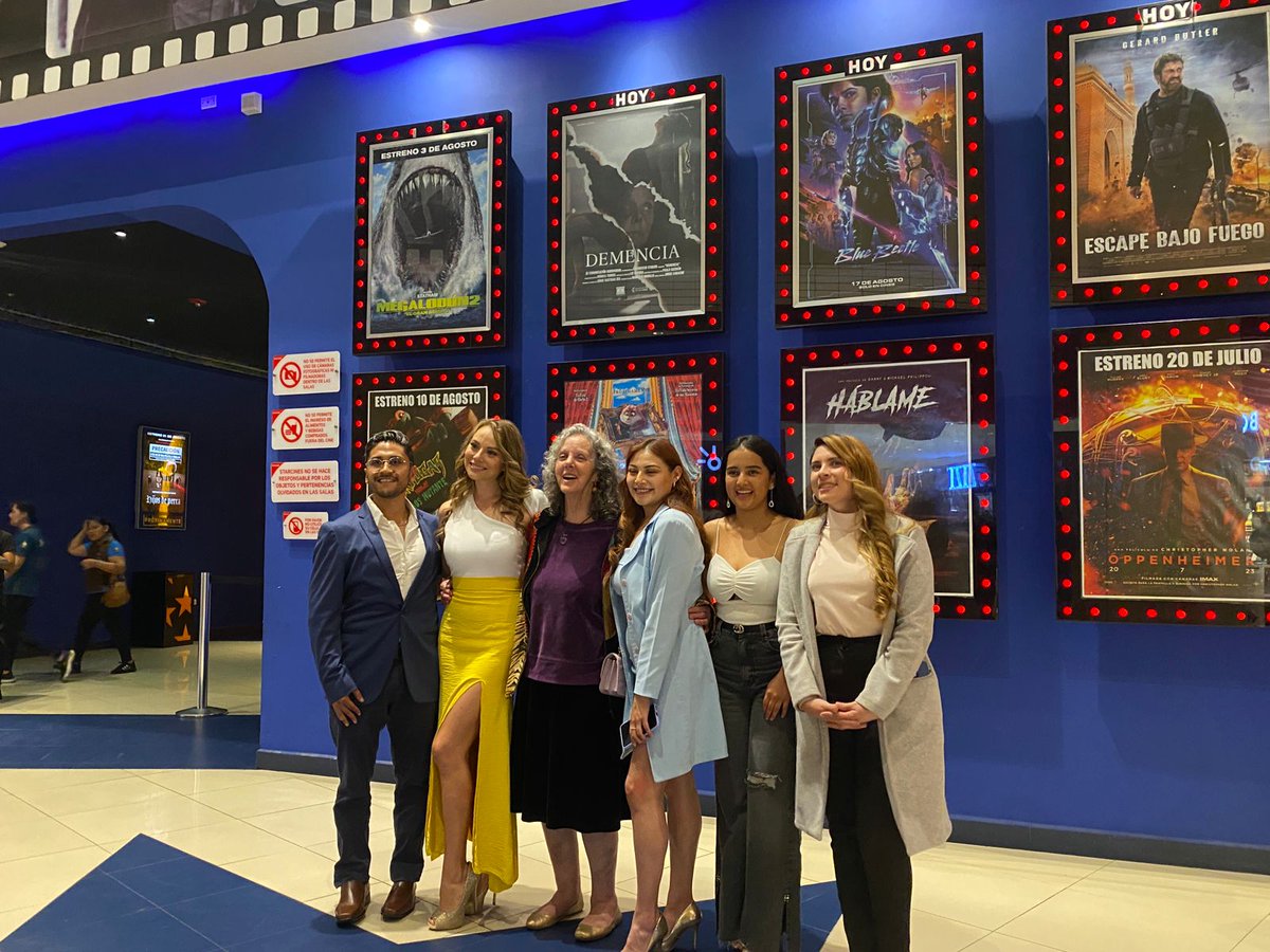Ecuador360T's tweet photo. Cine | Imbabureños son parte de película ecuatoriana. 📽️🎞️🇪🇨

La otavaleña Maricruz Ramírez, parte de los personajes principales de “Demencia”, 'film' nacional dirigida por el Director Jorge Bastidas; así como el Ibarreño Jorge Cabrera, quien estuvo a cargo de la banda sonora. https://t.co/jduNKYbwef
