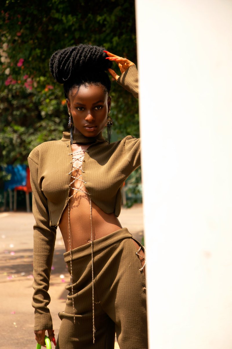 jayy_diary's tweet photo. ETHEREAL BEAUTY💐

Disraella is a photographer's dream. Her natural poise and good vibes brought life into each shot, making the creative process so seamless as she effortlessly wears her melanin like a masterpiece. https://t.co/GexchxUmVW