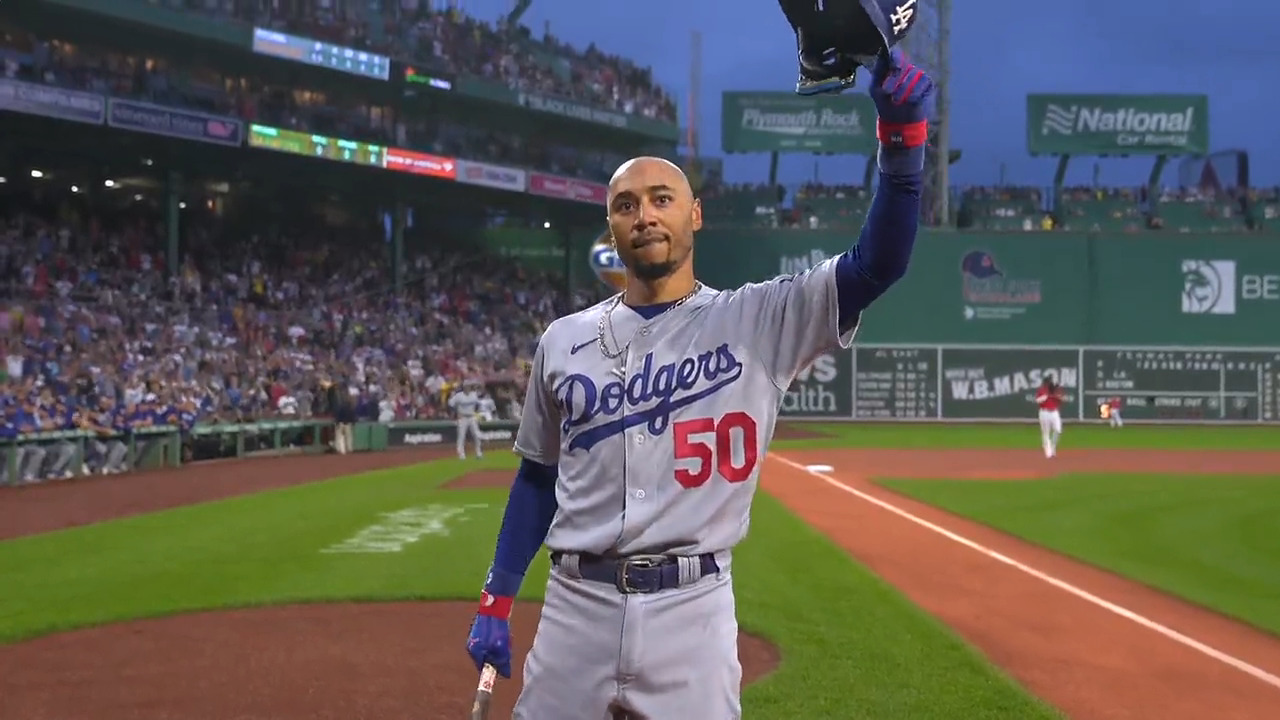 Dodgers' Mookie Betts Receives Warm Ovation in First Game Back at Fenway  Park 