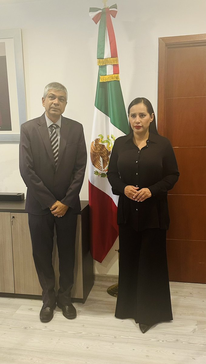 India in México tweet media