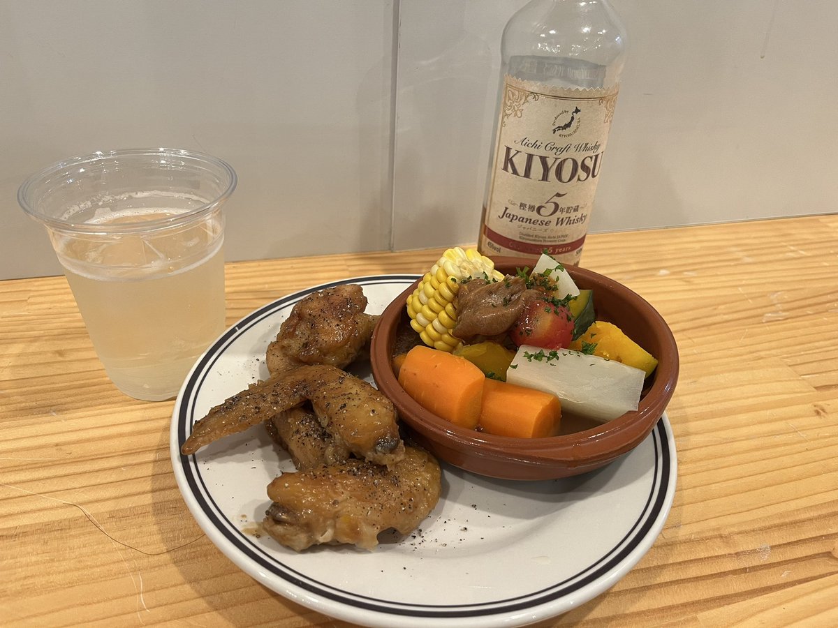102yuquilah's tweet photo. 昨日のHUBPUB @nestkashiwara、ネオ名古屋飯とのことで手羽先も味噌バターポトフも最高でした!
そしてモーニング風パフェ(小倉トーストイメージ)も!!夜パフェももっと宣伝したくなった日でした。来月も最終金曜、29日! https://t.co/y1C7HK4cRb