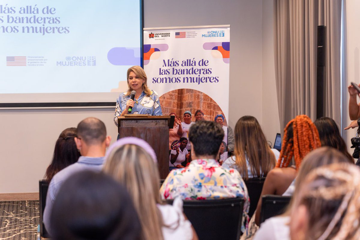 VirnaJohnson's tweet photo. 145 mujeres fueron certificadas en cursos de incidencia política, de emprendimiento y formación en empleabilidad ofrecidos a través del proyecto ‘Más allá de las banderas somos mujeres’. 

Estos cursos se realizaron bajo la alianza de la Alcaldía, @UninorteCO, @ONUMujeresCol y el apoyo de la oficina de población, refugiados y migrantes del departamento de estado de los Estados Unidos. 

Seguimos dándole herramientas a las mujeres para su autonomía financiera y empoderamiento, acciones que también resuenan en la prevención a la violencia de género.