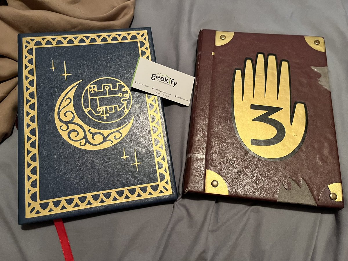 theartofc3's tweet image. I am in love with my new device cover! Shout out to @GeekifyInc for doing this custom order of the Stolas Grimoire from @VivziePop series, Helluva Boss! Please give both of follow and check out Geekifyinc Store! #ipadair #devicecover #helluvaboss #stolas #stolashelluvaboss