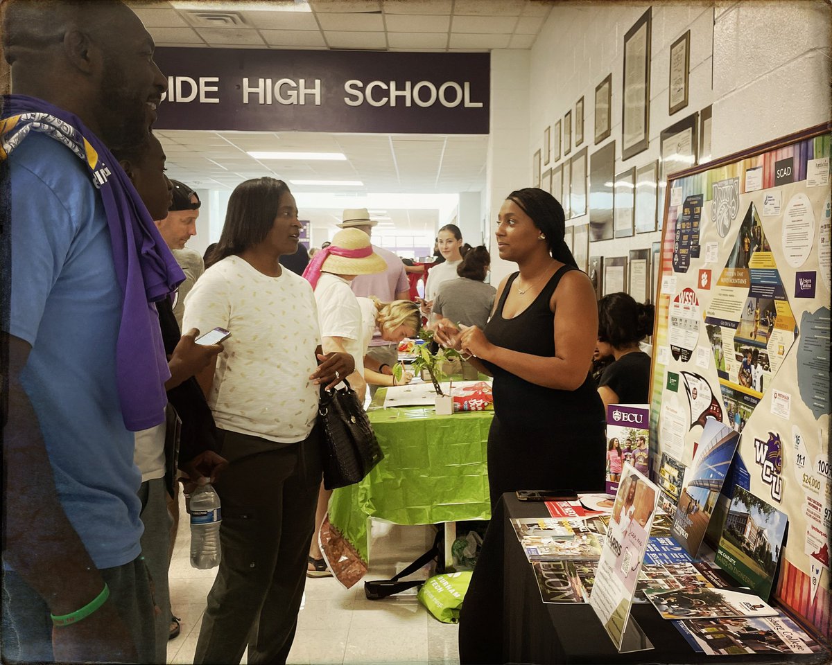 will_okun's tweet photo. 2023-24 RHS Open House https://t.co/IsJcx7ULLB