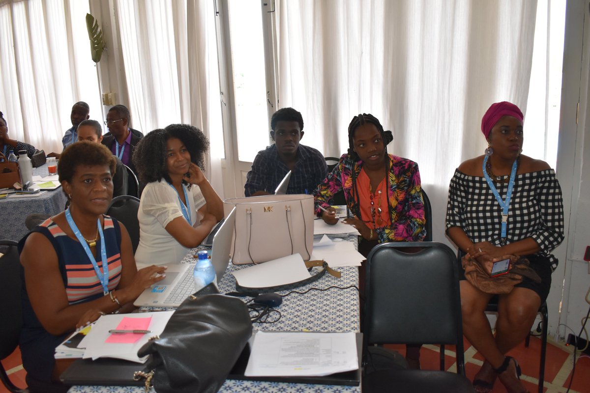 haiti_pbf's tweet photo. Haiti a désormais un pool de 31 Experts Formateur(rice)s dont 20 femmes en mediation et gestion des conflits https://t.co/dPTuJT5vRQ, avec la collaboration de @UNHumanRights, @ONUFemmesHaiti, @undphaiti, @jenyola_Haiti et @UNPeacebuilding . https://t.co/R9cVhiJR4b