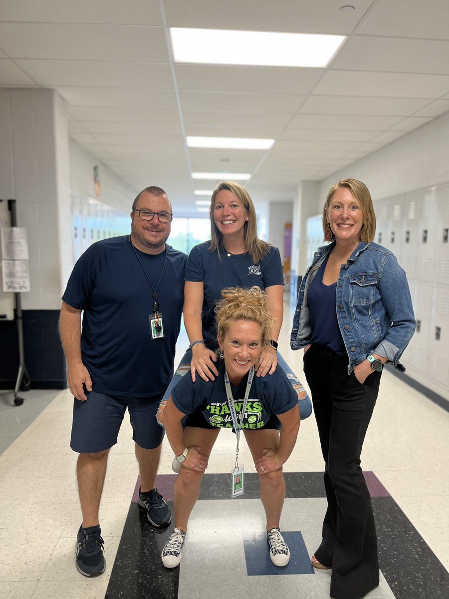 First Friday of the year vibes!!! “And on Fridays the 8th graders wear Navy” #WeAreWentzville <a href="/FMSEagles/">FMS Eagles</a>
