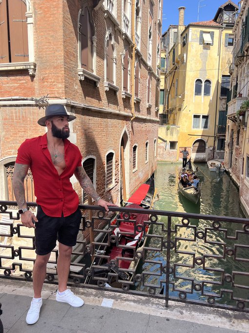 my soul feels at home here&hellip; probably because of my Italian roots xx #venice 🇮🇹 https://t.co/cuB4e5SP<a href="/tag/venice"class="tags"><span>#venice</span></a>