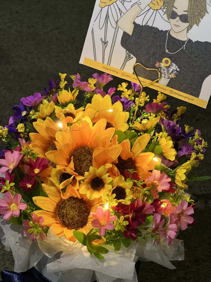 BN_InaProject's tweet photo. 🎁GIFT REVEAL🎁

Berikut detail Bunga yang akan kita berikan kepada Big Naughty🥳

*dikarenakan tidak boleh memberi bunga dalam bentuk balon dari pihak promotor maka kita ganti dengan bloom box flower

Terima kasih semua yang sudah ikut berpartisipasi💛 https://t.co/ukseDGmsnx