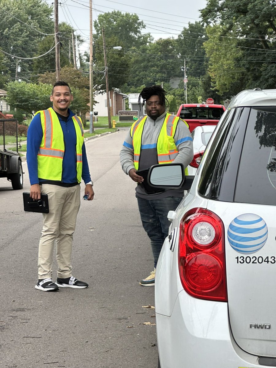 What a great time speaking to customer’s about Fiber and building excitement around their neighborhood going GREEN! Chef <a href="/PhilWhite3612/">Phillip White</a> thank you for lunch!!! (Team DoniminatAR’s) <a href="/kuhn3/">Kevin Kuhn</a> <a href="/keroninc/">Keron Incarnato</a> <a href="/mogilnicki_alex/">Alex Mogilnicki</a> <a href="/MikeSBurgess_/">Michael</a> <a href="/RyanKling8/">Ryan Kling</a> <a href="/DGraham9514/">Devin Graham</a> @FiberKrisOHPA