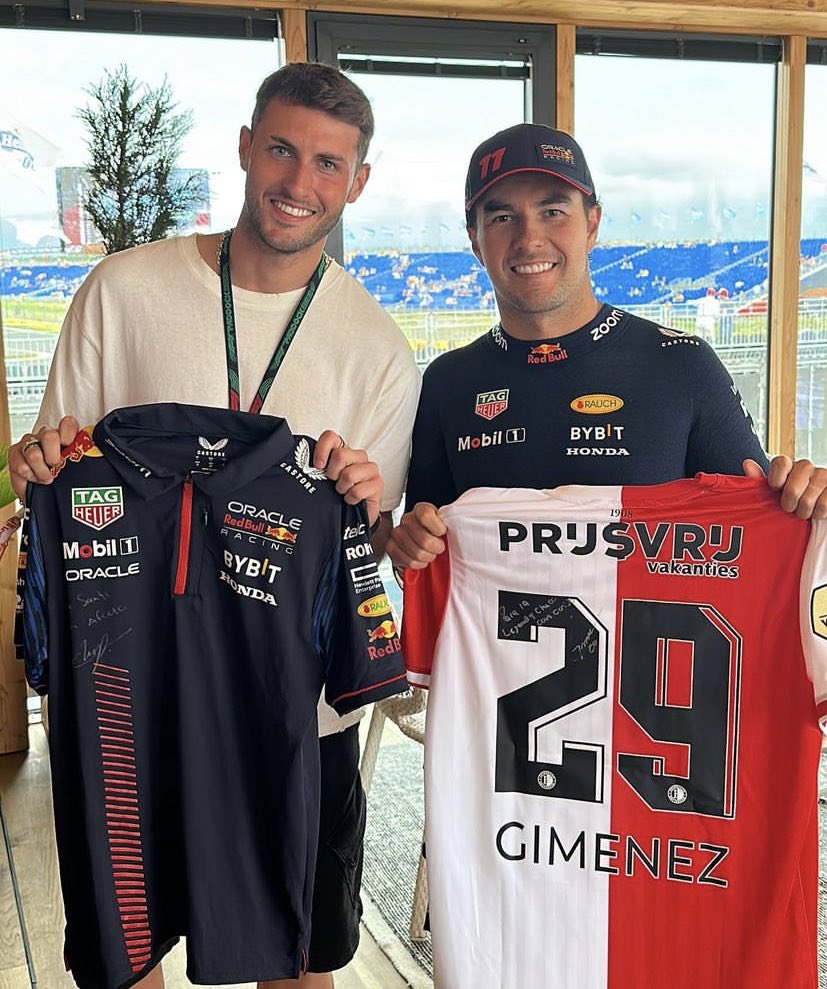 SomosAnalistas_'s tweet photo. ¡ORGULLOS MEXICANOS! 🇲🇽🇳🇱

Santiago Gimenez pasó a visitar a Checo Perez en el Gran Premio de Países Bajos https://t.co/hmUE6ELOzU