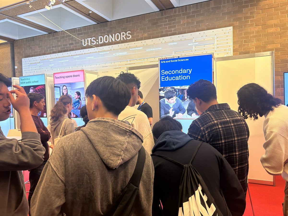 Open Day at UTS, lots of interest in secondary teaching degrees. @UTSFass @schoolofintedn