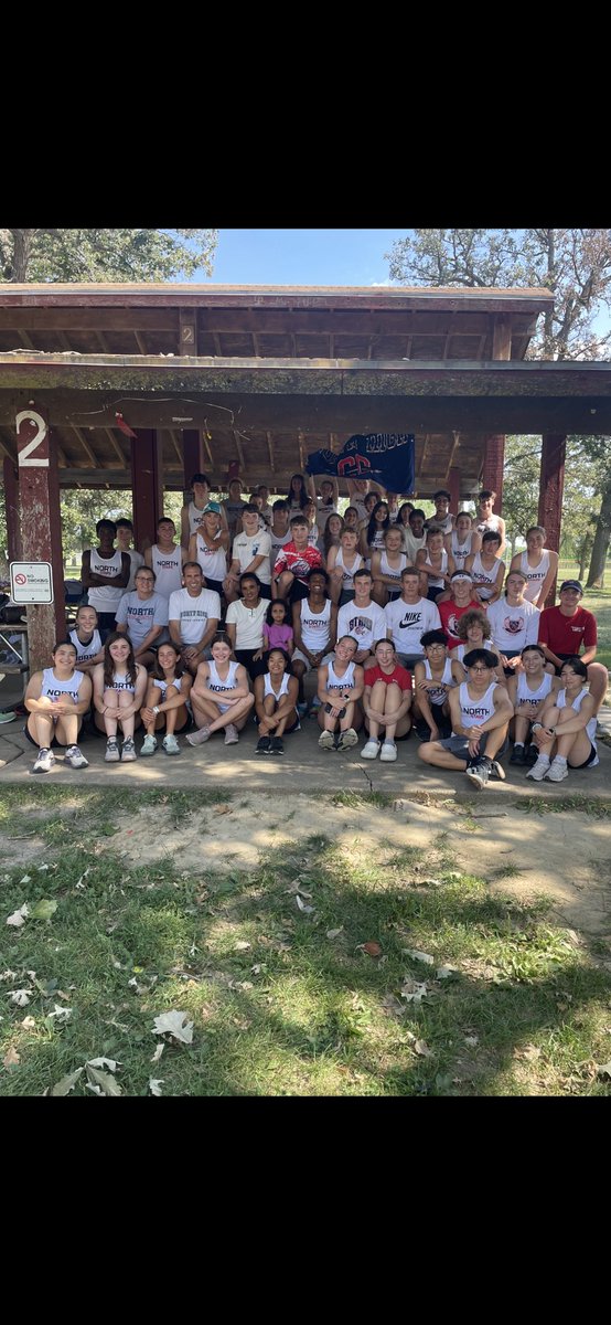 SCNorthXC's tweet image. @Natnaelkifle19 leads the stars to victory at the Heelan Invite! His mom, literally, saw him race for the first time ever! @connorshultz84 and @AbubekarK ran 2nd and 3rd for the stars!