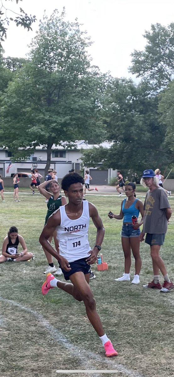 SCNorthXC's tweet image. @Natnaelkifle19 leads the stars to victory at the Heelan Invite! His mom, literally, saw him race for the first time ever! @connorshultz84 and @AbubekarK ran 2nd and 3rd for the stars!