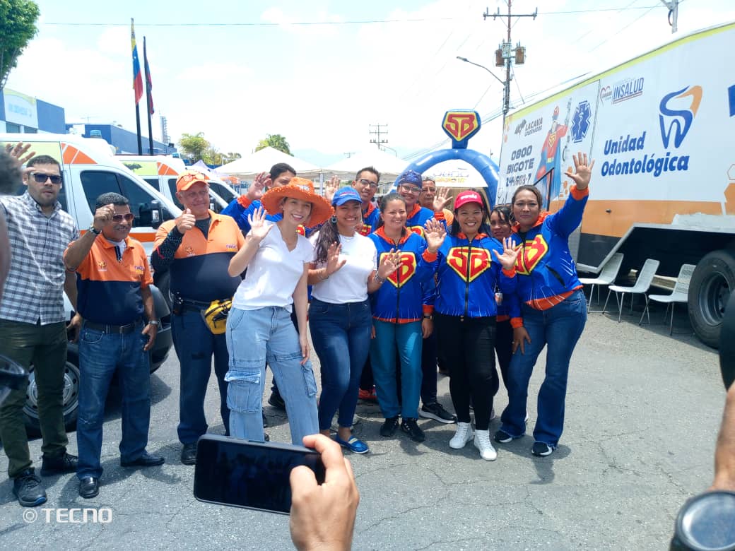 cnaesanjoaquin's tweet photo. #25Ago Gracias a nuestro Padre @NicolasMaduro y nuestro Gobernador @rafaellacava10 hoy el @0800BIGOTE atendió el sector Alimentación de Carabobo y la CNAE dijo ¡Presente! 👏🏼🧑‍🍳🇻🇪💪 #MundoMultipolarYPluricentrico 
@cnaecarabobo @_LaAvanzadora @NorelysBolivar1 @pedrodiazg59 https://t.co/9tvjB6bxme