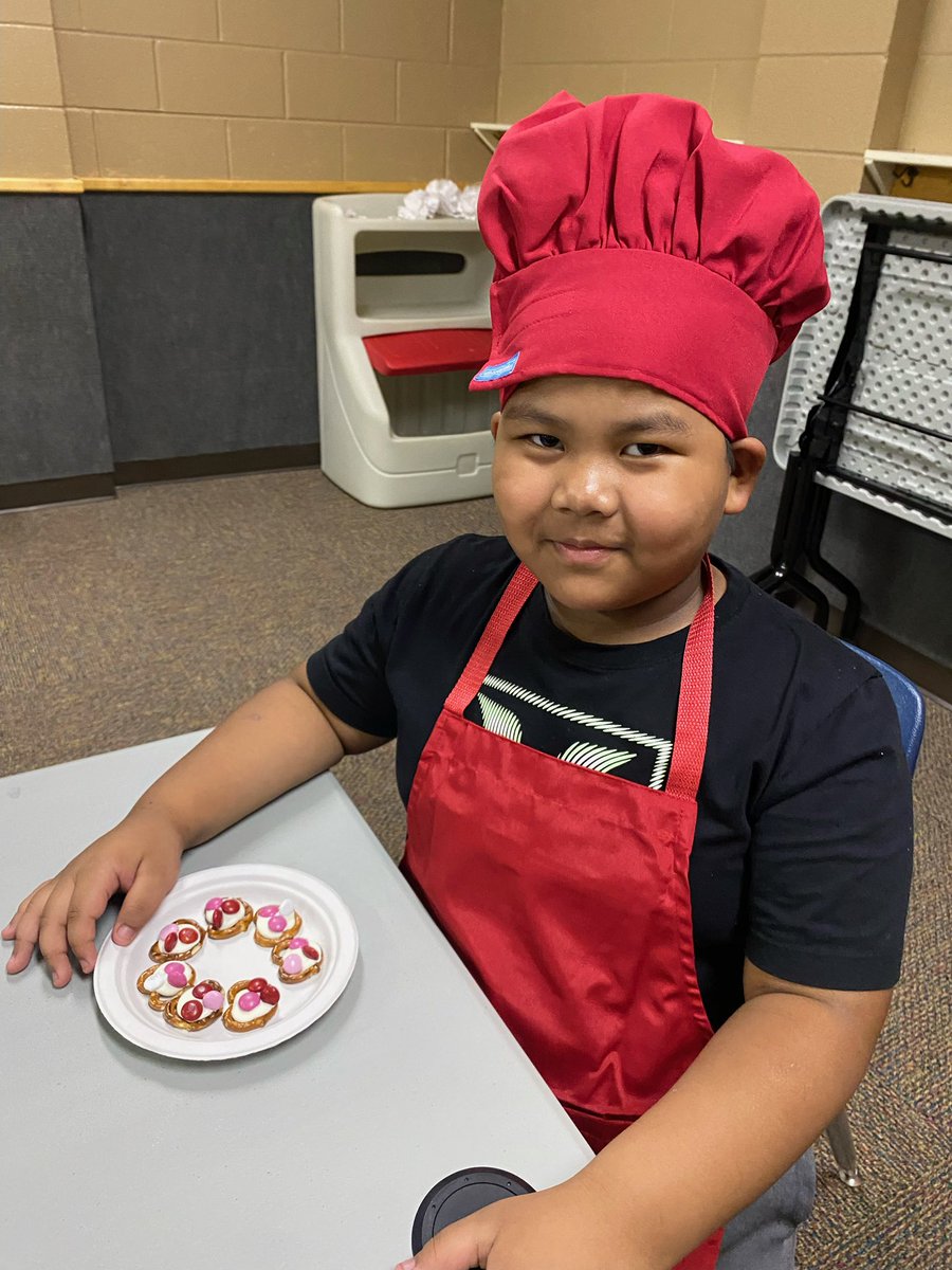 NextGenFocus's tweet image. Snacks anyone? Our tiny chefs are ready for you😌🫡

#SmarterMe #tutoring #mentoring #virtuallearning #forsythcountyga  #donation #gwinnettcountyga #greateratlanta #nonprofit
#empoweringnextgenerationleaders #cooking #cookingclass #chef #tinychef