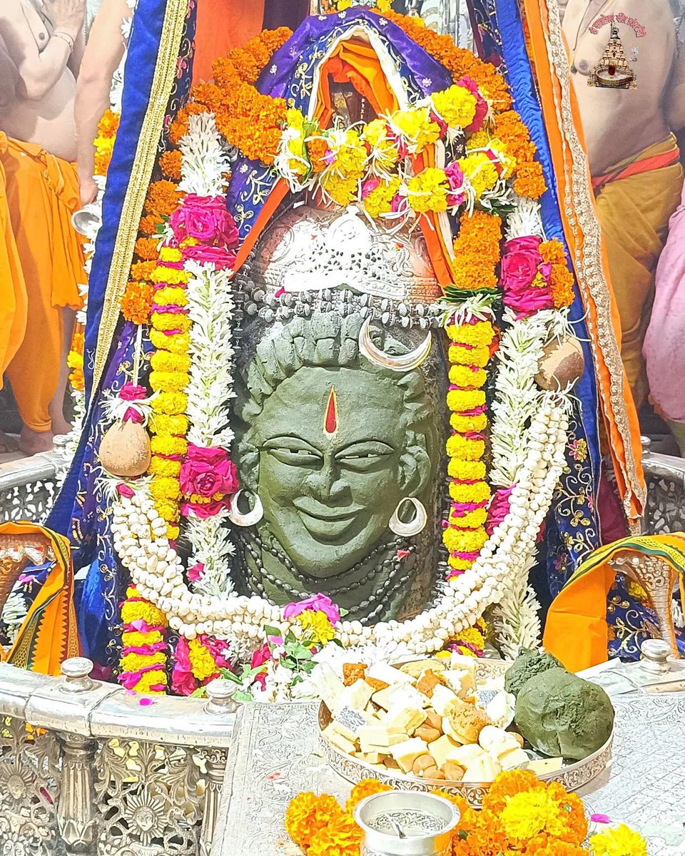 12Jyotirling's tweet photo. श्री महाकालेश्वर ज्योतिर्लिंग जी के आज के भस्म आरती श्रृंगार दिव्य दर्शन 26.08.2023 https://t.co/hQCohgwZWJ