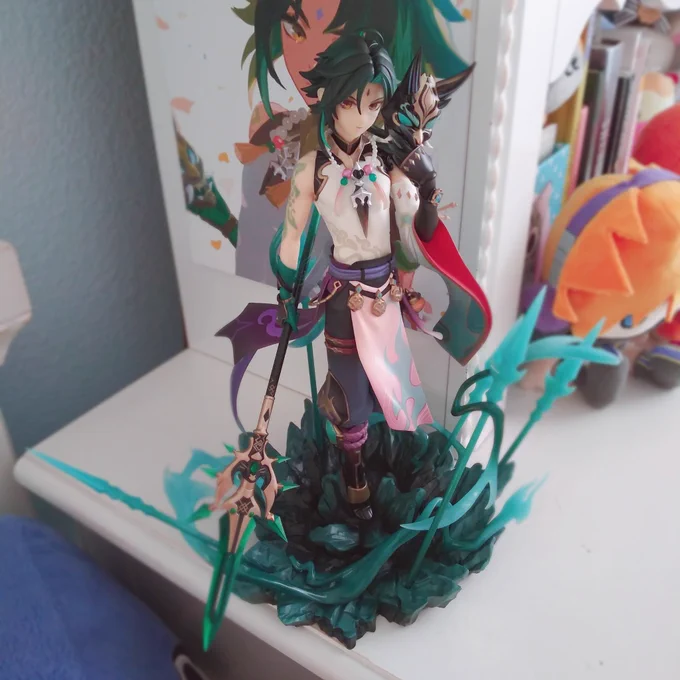 he's here!!!!!!!!!!!!!  
