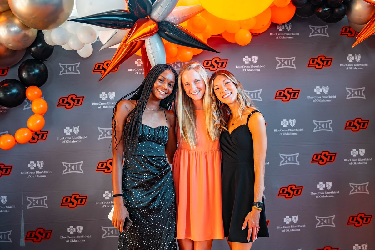 run4okstate's tweet photo. We never go out of ✨style✨

#GoPokes I #run4okstate https://t.co/MqcnmuMz6z