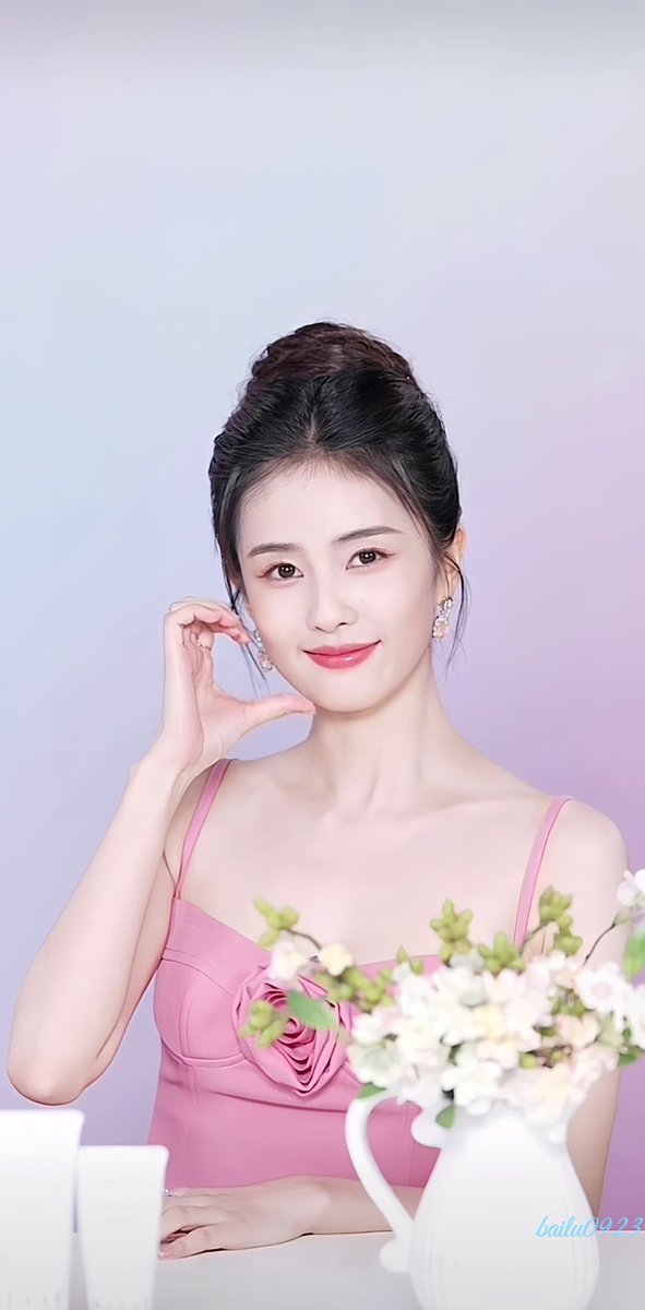 bailu0923's tweet photo. Cheek heart��

#白鹿 #白梦妍 #BaiLu #BaiMengYan #bmy #LuLu #cheekheart #脸颊比心 #볼하트 #심쿵 https://t.co/vE1hVB5AKF