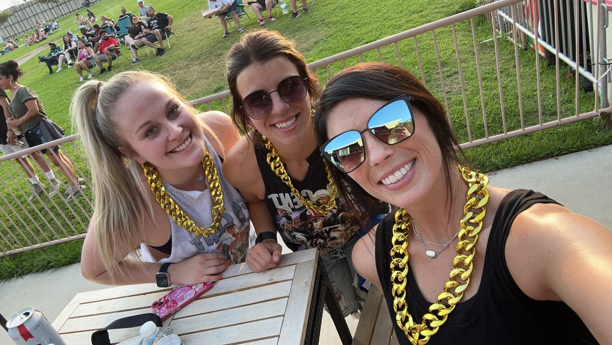 taywollenberg's tweet photo. Hey @Jeremih weโre in the VIP and we came all the way to Dallas to see you. You played 15 mins and left without #immastar soooo saddddโฆ. only way to make it up to us is an invite to the after party ๐ https://t.co/YSJwHmjLK0