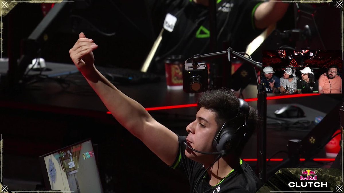 Rennkyx's tweet photo. @LOUDgg @loud_saadhak @loud_aspas @loud_less @cauanzinvlr @loud_tuyz @OfficialfRoD Não faz sentido o hate neste rapaz aqui. Pessoal ta literalmente falando qualquer coisa pra diminuir ele. NT Loud 💚 e até ano que vem. https://t.co/BDwCotREHk