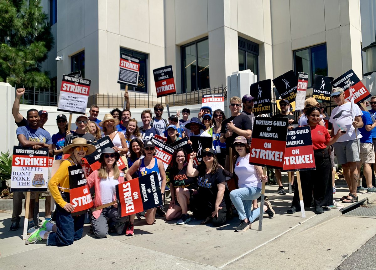 Look at all those beautiful Bruins!! @ucla_tft showing their union and school pride at Sony. It was so great having so many old and new friends marching with us today! #wgastrike #wgastrong #solidarity