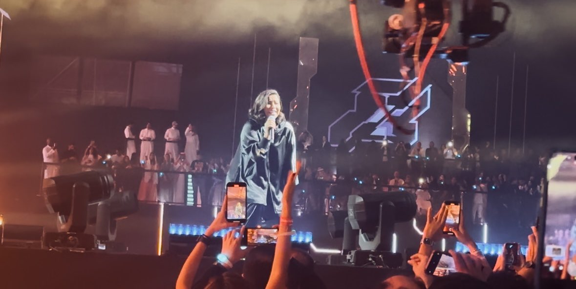 #موسم_الجيمرز 

عشان بحبك؟
حبيت حاجات ما بحبهاش ..
📷 ❤️✨
@Gamers8_AR <a href="/Mabdoarena/">Mohammed Abdo Arena by Emirates NBD</a>