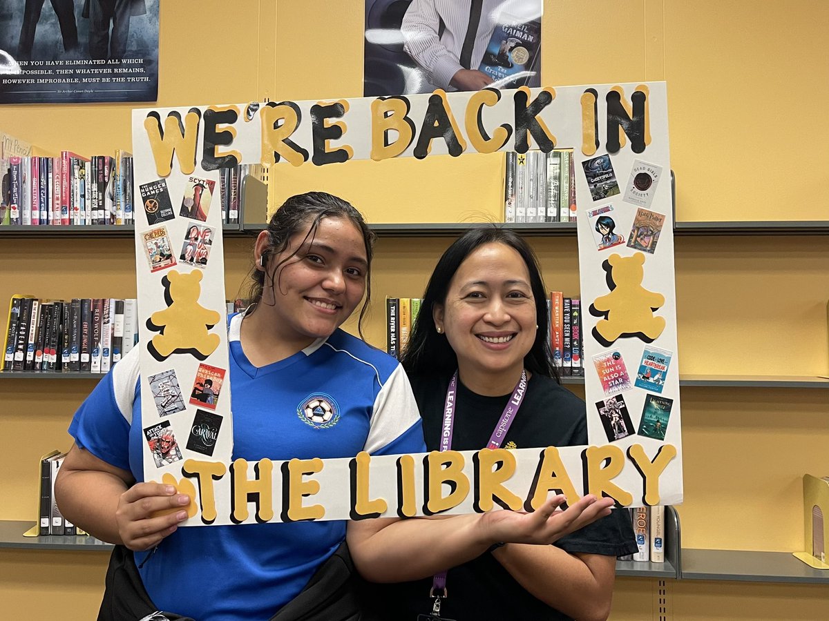 librarianRamos's tweet photo. SuperGRATEFUL for my 5yrs at @HNGCBears , I am now serving as the Library Information Specialist at @AliefHastingsHS . Such a treat to see my students from 2-3 yrs ago, whom I had only for a year at @HNGCLibrary . #StillABear #BearLibrarian @Alief_Libraries @HHSBearsLibrary https://t.co/ehBLUqKs5I