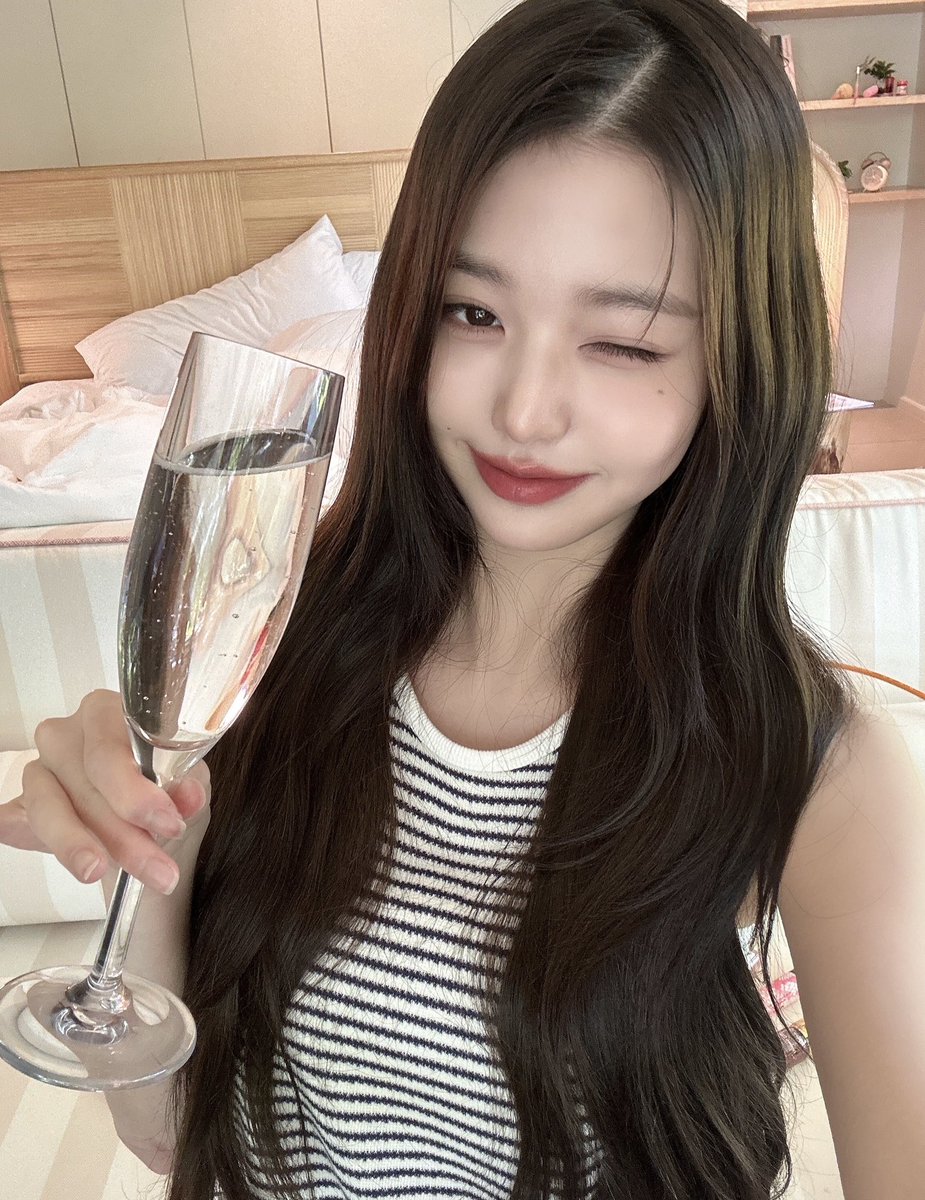 vicky 🫧 update 🥂