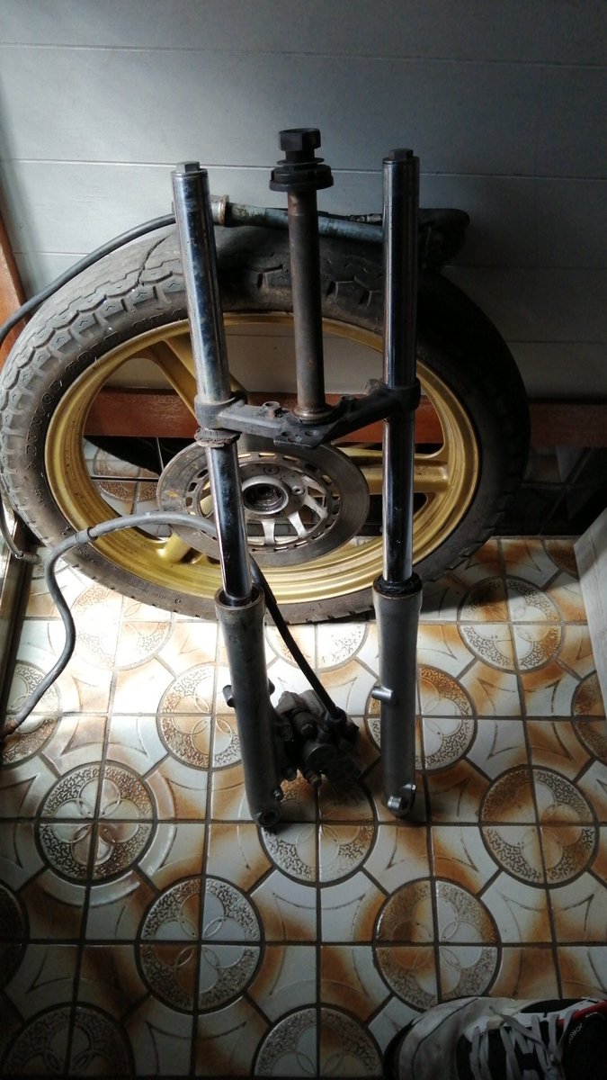cgl125raizou's tweet photo. フッフッフ　ついに届いた、こいつが何を意味するかわかるかな？　ニヤッ　#CGL125 ,#バイクパーツ https://t.co/2mklffrBtl