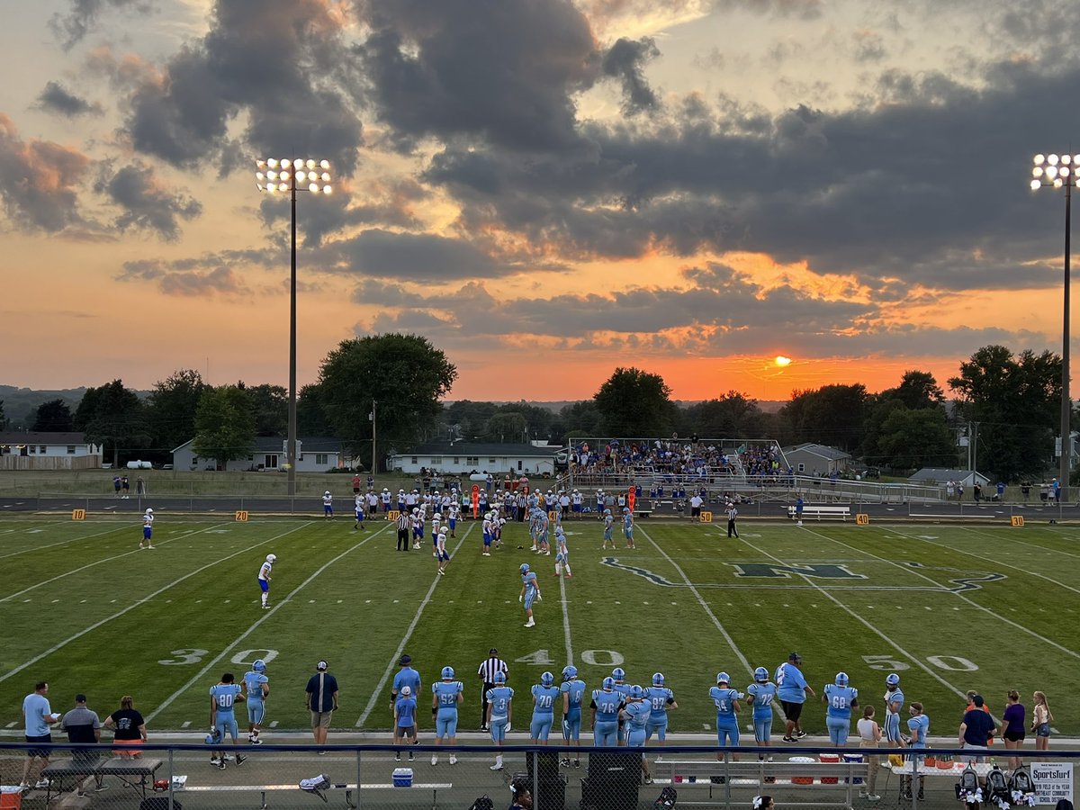 TroyAHansen's tweet photo. What’s makes a Friday night in Iowa great? Football, cheerleaders, a band, and a great student section! 

GO REBELS! 

@IHSAA @NortheastRebel2 @Rebelsnortheast @RebelNationGL https://t.co/plgVGw85oX