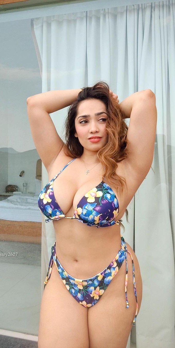 F4awzfcbkAMDcwW?format=jpg&name=large