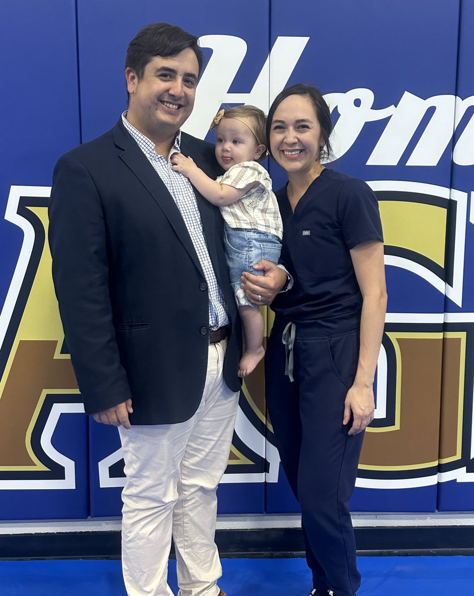 Ecstatic to welcome our new principal, Mr. Enriquez, to SEHS‼️ Excited to witness the incredible journey ahead for our students, faculty, and staff. Warmest welcome to you and your family! 🌟 #SEISDPeoplePassionPurpose <a href="/SanElizarioISD/">San Elizario ISD</a> 💛