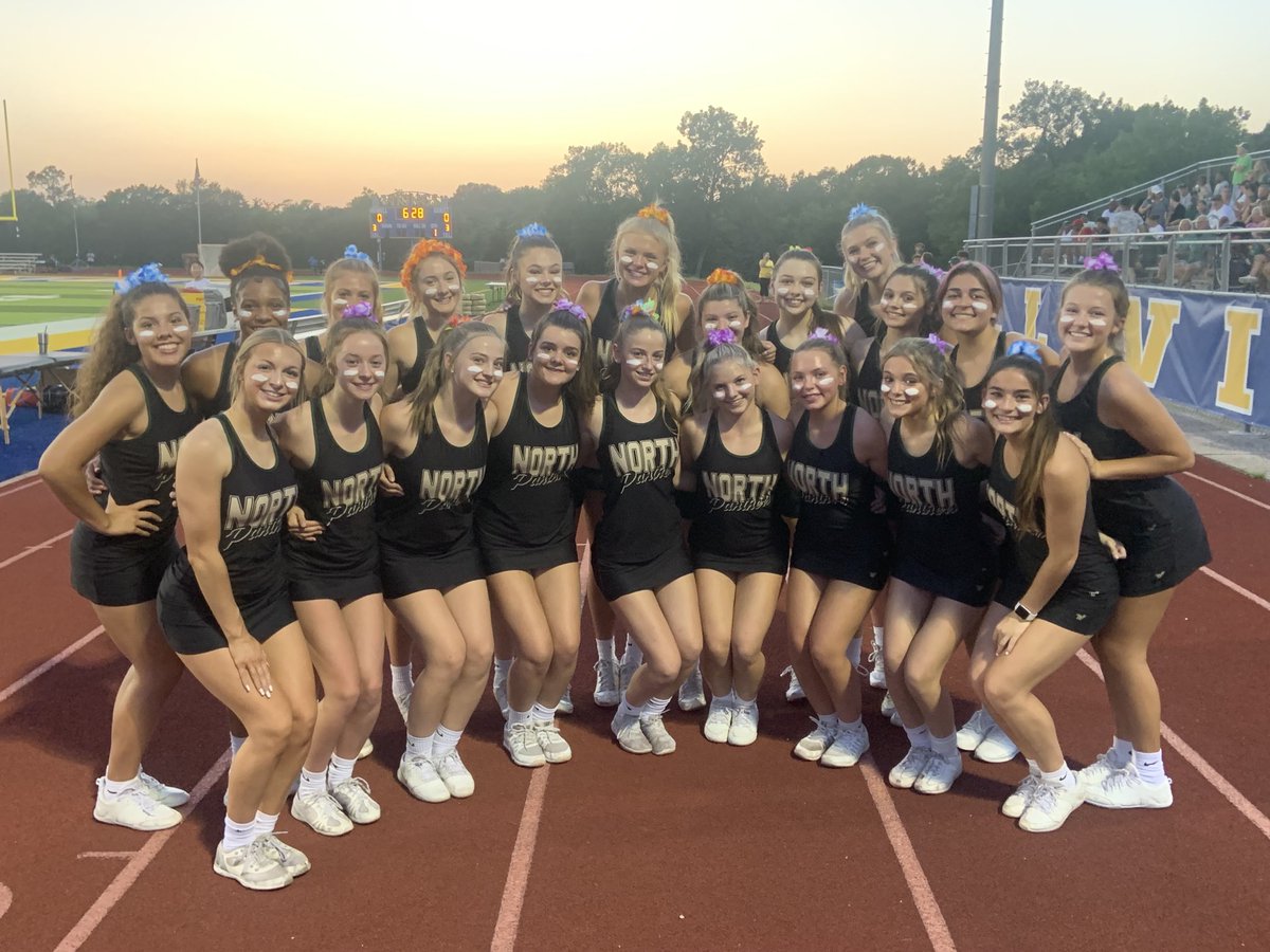 Opening night! #FZNCheer ⁦<a href="/FZNcheer/">FZN Cheer</a>⁩