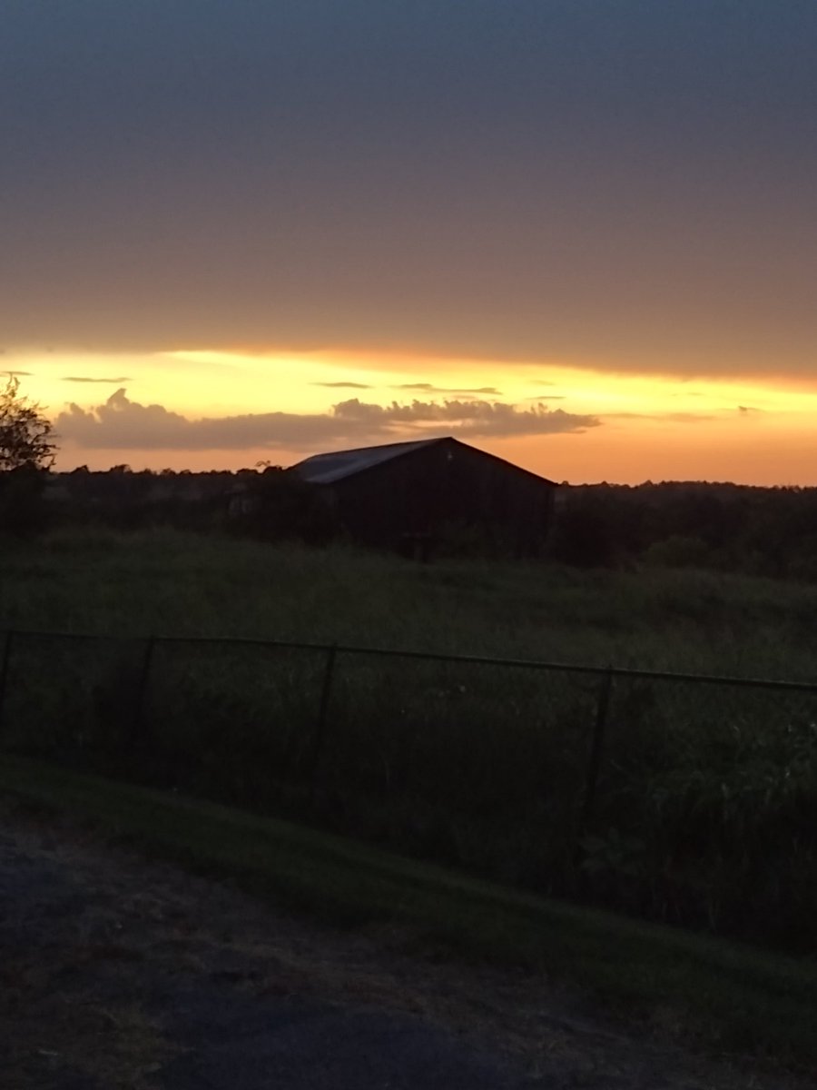 Such a pretty sunset in Garrard Co <a href="/Kentuckyweather/">Chris Bailey</a>