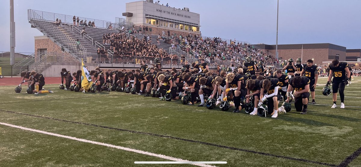 ZaneParks7's tweet photo. We are ready with kickoff less 10 minutes away! 
Tune in tonight at 10:00 to Friday Night Fever to see how the Bruins square off against the Panthers. @KOMUsports @M_Gustafson27 https://t.co/Dzv2vBLycS