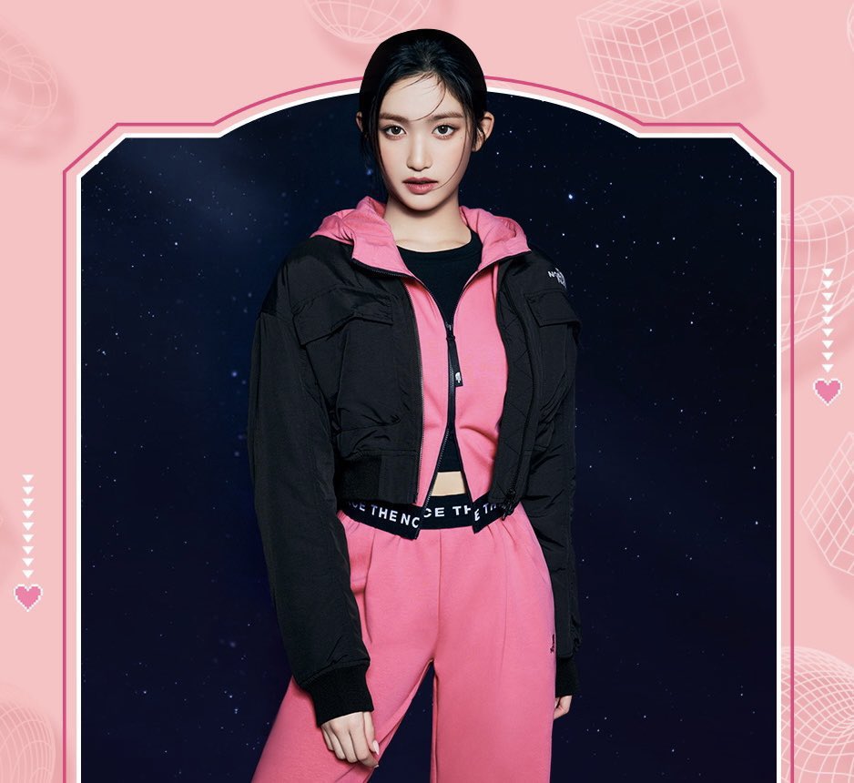 LEESEOCIAL's tweet photo. 📸[SEO PIC] (250823)

Previous update from LEESEO’s brand deal with the North Face for Y2K Pink Day

(©The North Face)

#アイヴ #이서 #아이브 #LEESEO #IVE #イソ #อีซอ #李瑞 #ไอฟ์ https://t.co/a6mVieQK8j