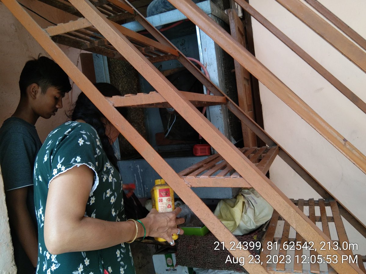 RavinaSahu75034's tweet image. Nagar m choupal k dauran bastiii k logo ko Module k madhyam se Dengue malaria k bare m jankari di gyi aur Machhardani lgane ki slah di gyi
@sksomya @Avdheshsingh_ @rajesh_amh @ChhattisgarhCMO @RaipurDistrict #Embed2endmalaria #denguefreeindia