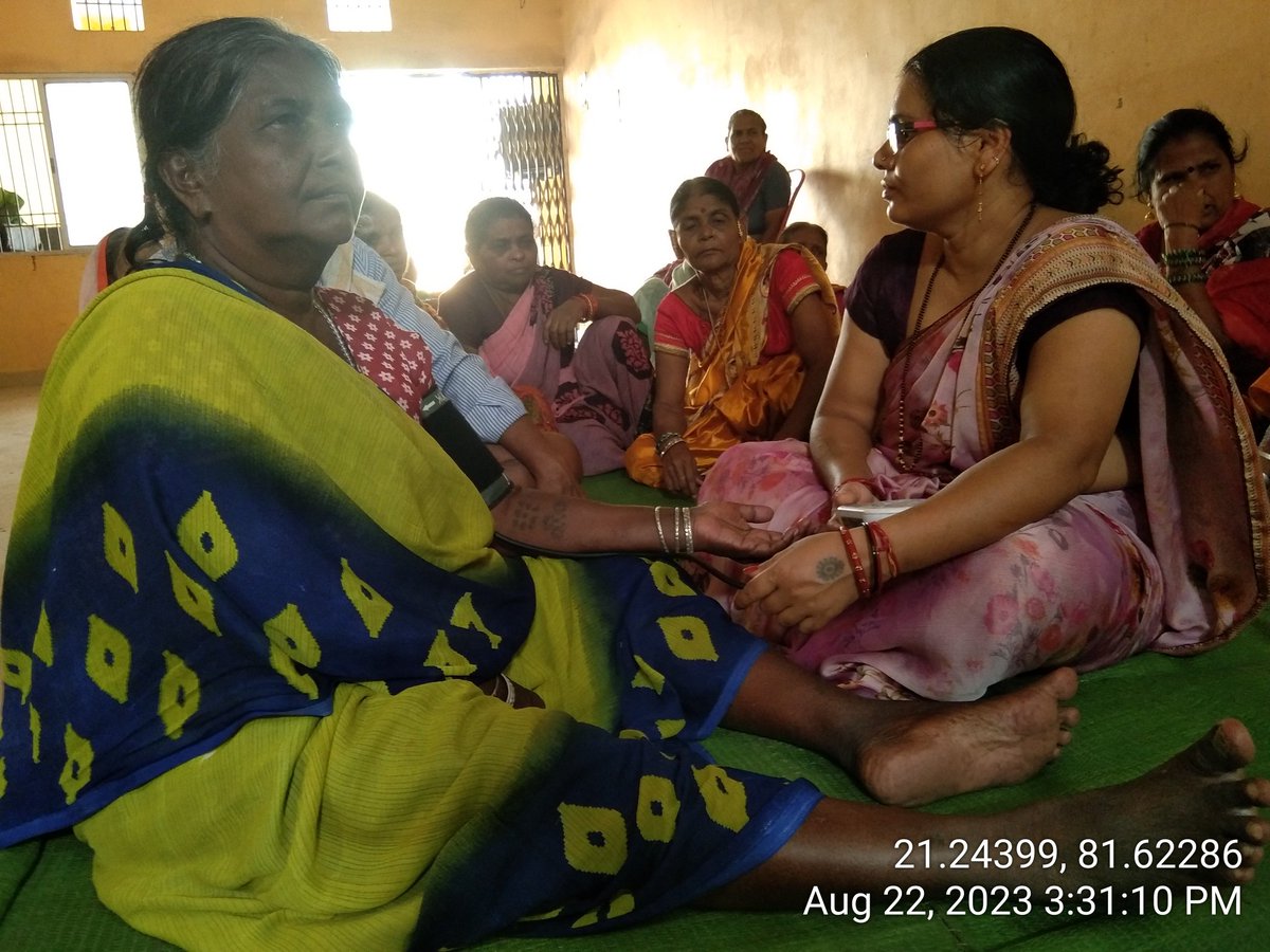 RavinaSahu75034's tweet image. Nagar m choupal k dauran bastiii k logo ko Module k madhyam se Dengue malaria k bare m jankari di gyi aur Machhardani lgane ki slah di gyi
@sksomya @Avdheshsingh_ @rajesh_amh @ChhattisgarhCMO @RaipurDistrict #Embed2endmalaria #denguefreeindia