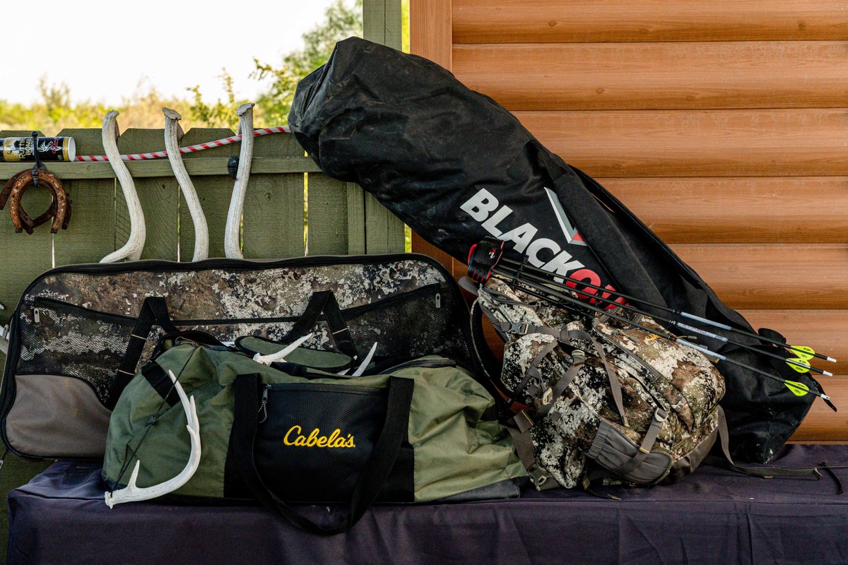 DeerGearTV's tweet photo. This is your last weekend to score on some awesome deals during the #FallHuntingClassic at your local @bassproshops and @cabelas
#bassproshops #cabelas #deergeartv #hunting #truetimbercamo #bowhunting #deerseason https://t.co/dbYsd6XC3x
