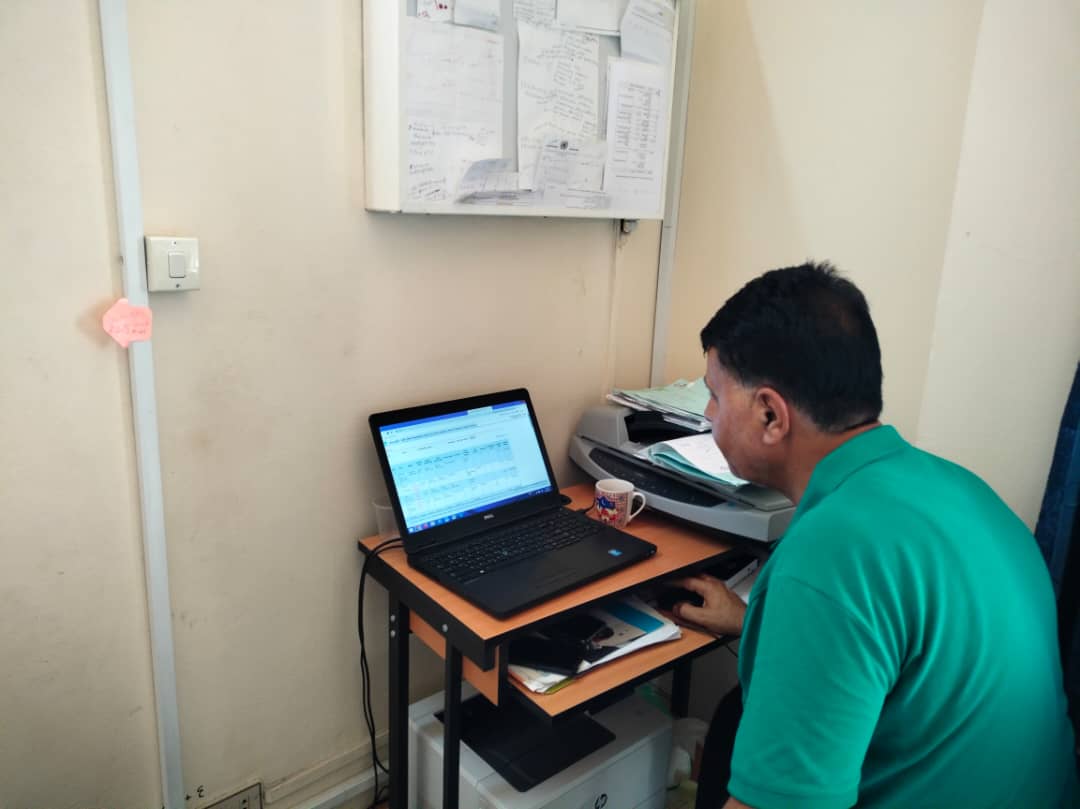 asaad_h89's tweet photo. @UNRWA #ehealth system go live in #Mzirieb health center, congratulations for all #Medical staff for this big movement, which will allow us to better monitoring the #Palrefs medical cases efficiency, and also organaize the medical services for increase the quality. https://t.co/SpN4hkECPc