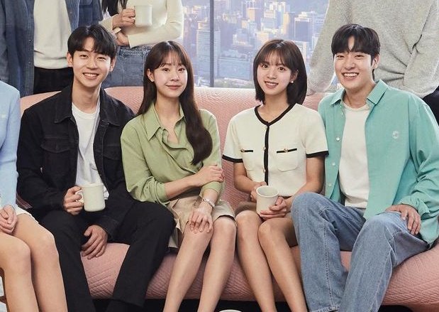 Now please tell me that these are couples from Heart Signal (Jiyoung × Gyeore) and After Signal (Jumi × Jiwon) hahahaha 

#HeartSignal4 #HeartSignalS4
#AfterSignal