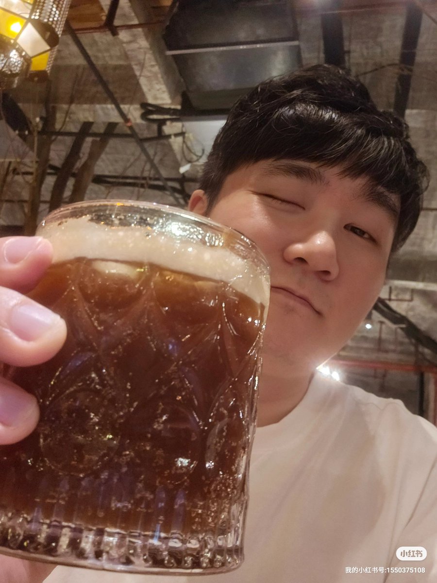 zsfeng1003's tweet photo. 干杯୧((〃•̀ꇴ•〃))૭⁺✧ https://t.co/MnFxXXsozv