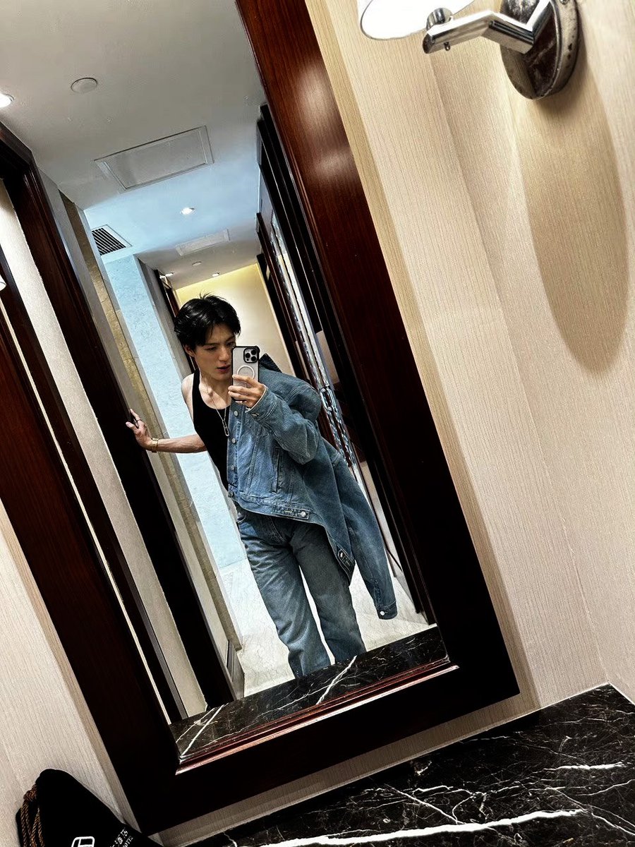 Jsenolee's tweet image. Mirror or spell, it matters not. Witness me; magnetic, enigmatic. Incantations? Unneeded. My very presence weaves a tale, a masculine allure that captivates. Why utter spells when a single glance conveys the saga? Ladies and gentlemen, let my aura unveil truth.